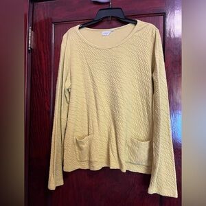Prairies cotton top, never worn, size Medium